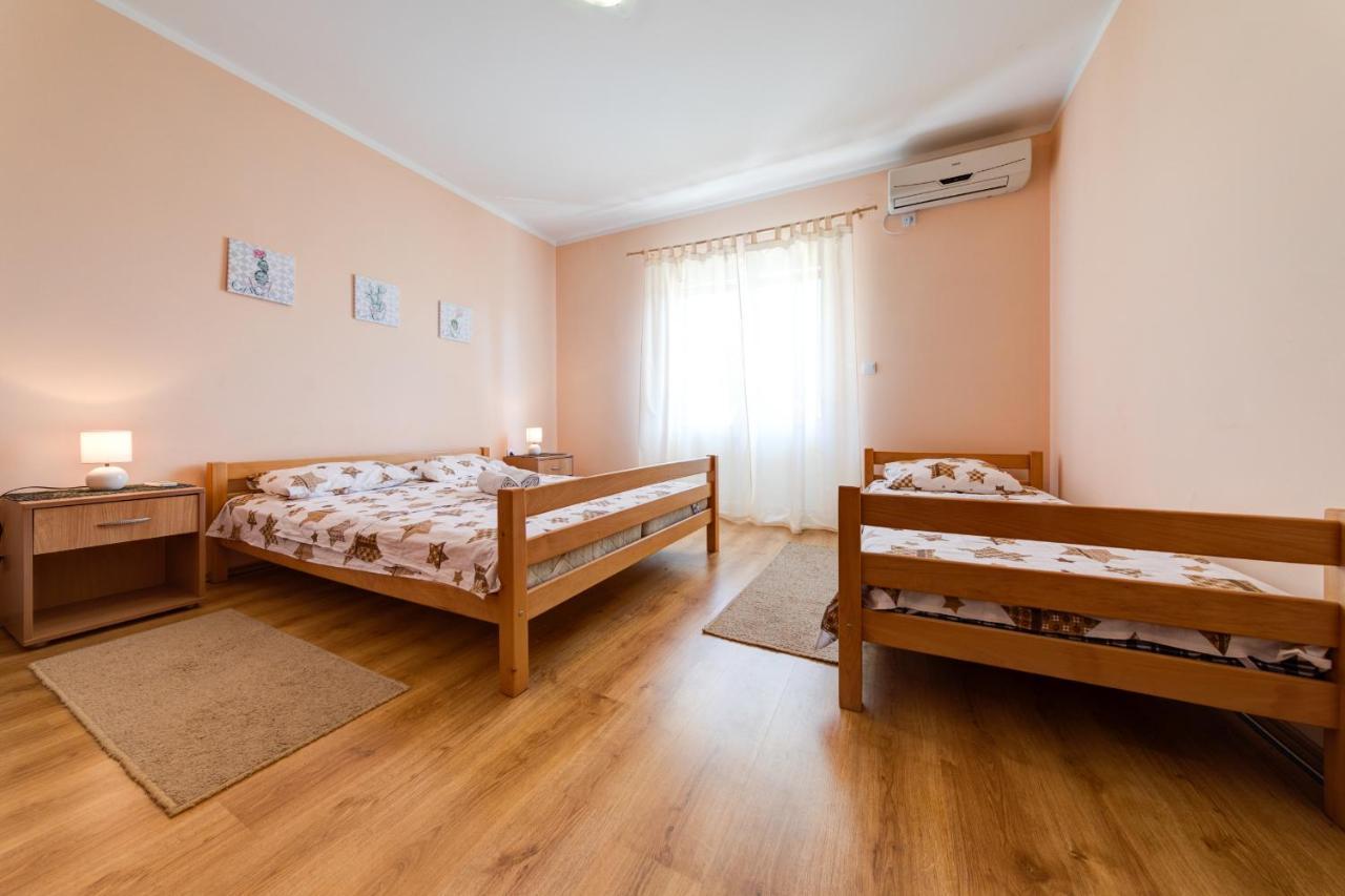 Apartments Pelle Tivat Exterior foto
