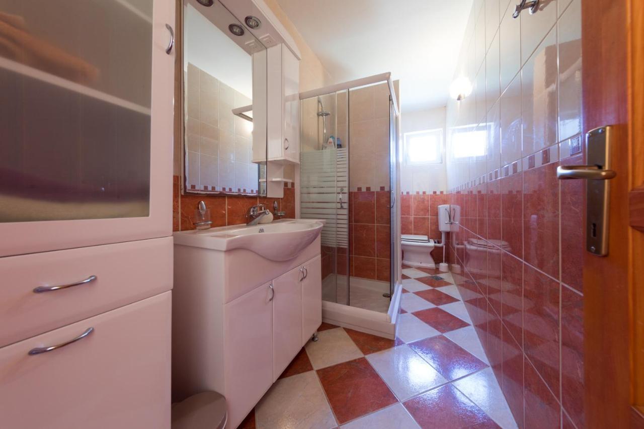 Apartments Pelle Tivat Exterior foto